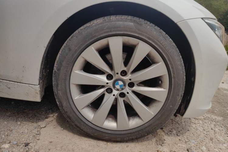 Used BMW 3 Series 2017 318Li Fashion Model Right Front Wheel Hub