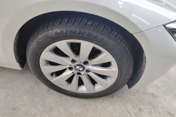 Used BMW 3 Series 2017 318Li Fashion Model Right Front Wheel Hub