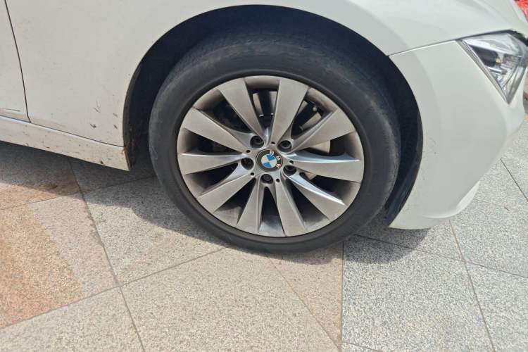 Used BMW 3 Series 2017 318Li Fashion Model Right Front Wheel Hub