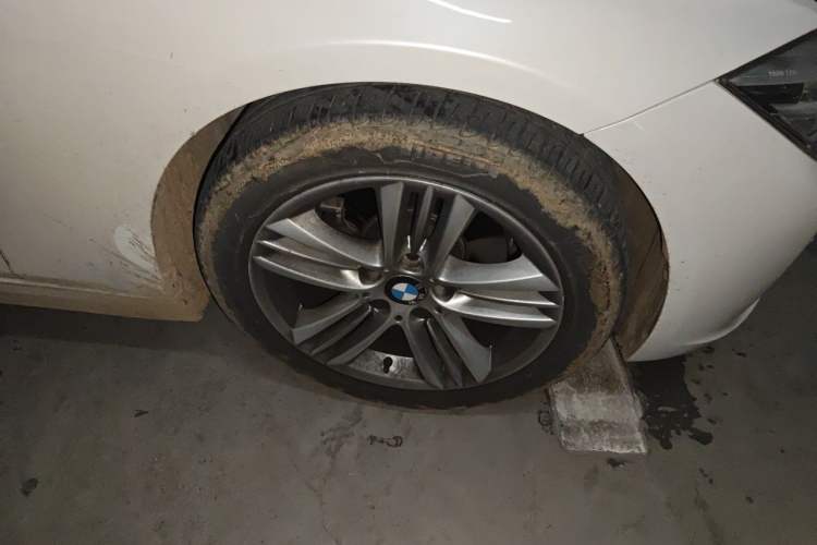 Used BMW 3 Series 2017 320Li Fashion Model Right Front Wheel Hub