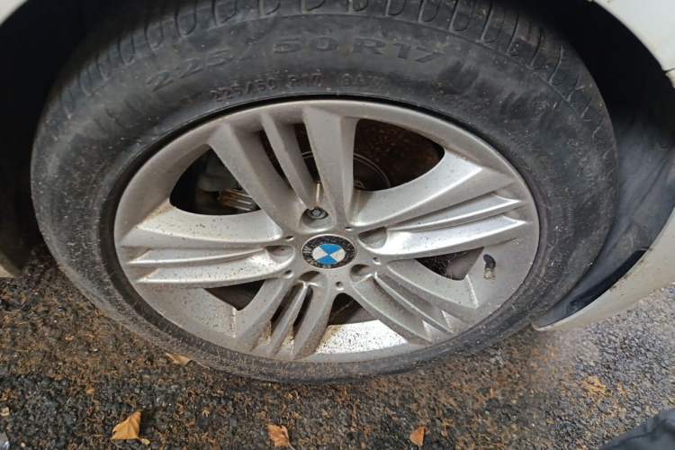 Used BMW 3 Series 2017 320Li Fashion Model Right Front Wheel Hub