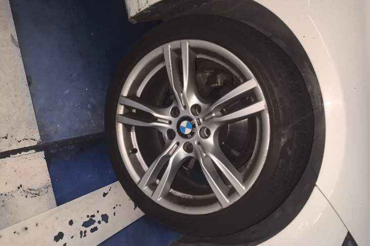 Used BMW 3 Series 2017 320Li M Sport Edition Right Front Wheel Hub