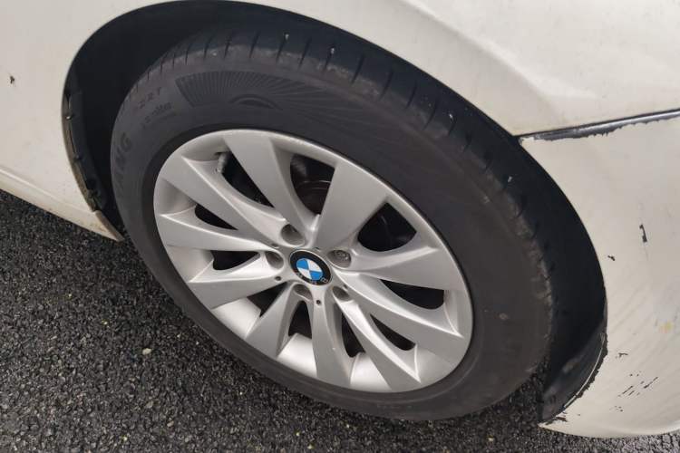 Used BMW 3 Series 2017 318Li Fashion Model Right Front Wheel Hub