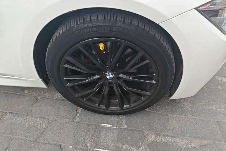 Used BMW 3 Series 2017 320Li M Sport Edition Right Front Wheel Hub