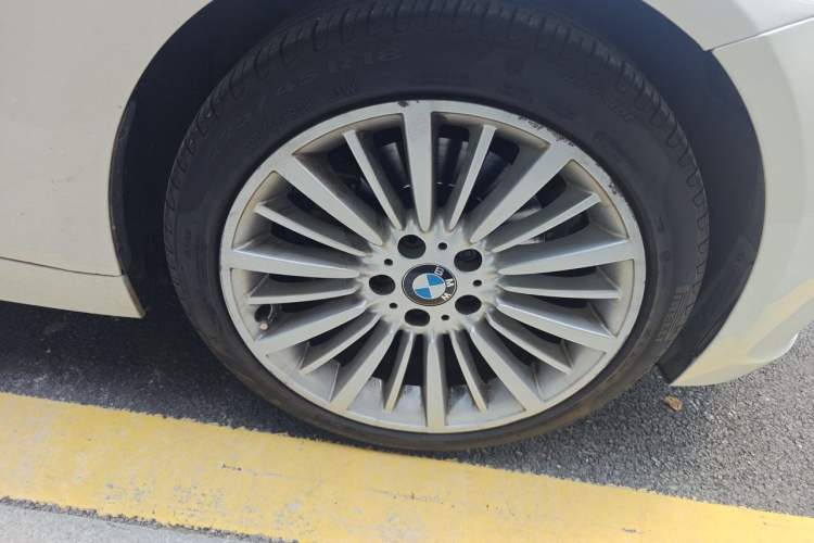 Used BMW 3 Series 2017 320Li Fashion Model Right Front Wheel Hub