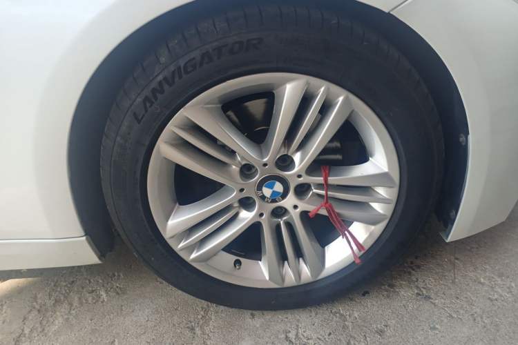 Used BMW 3 Series 2017 320Li Fashion Model Right Front Wheel Hub