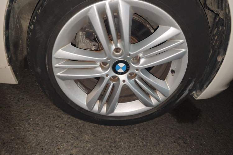 Used BMW 3 Series 2017 320Li Fashion Model Right Front Wheel Hub
