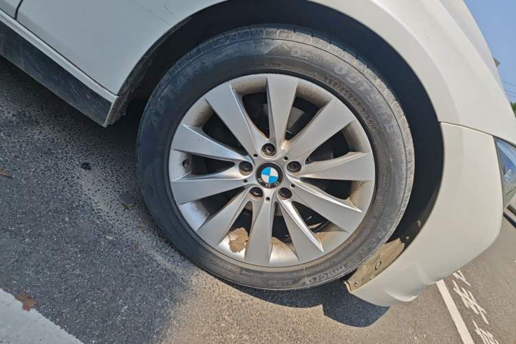 Used BMW 3 Series 2017 318Li Fashion Model Right Front Wheel Hub
