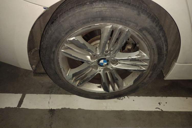 Used BMW 3 Series 2017 320Li Fashion Model Right Front Wheel Hub