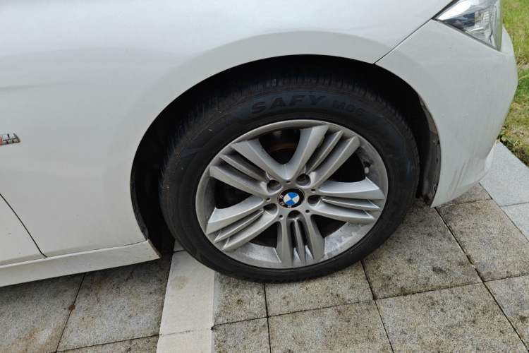 Used BMW 3 Series 2017 318i Fashion Model Right Front Wheel Hub