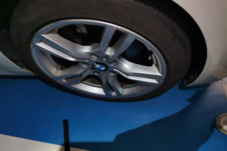 Used BMW 3 Series 2017 320Li M Sport Edition Right Front Wheel Hub