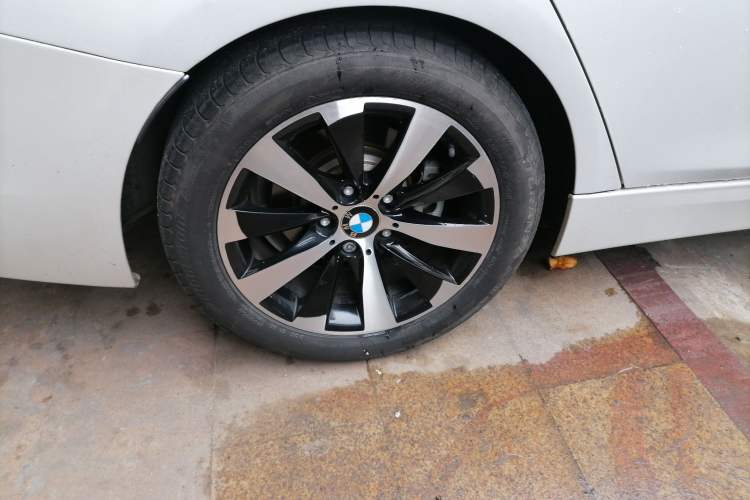 Used BMW 3 Series 2017 318Li Fashion Model Right Front Wheel Hub