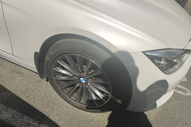 Used BMW 3 Series 2017 320Li Fashion Model Right Front Wheel Hub