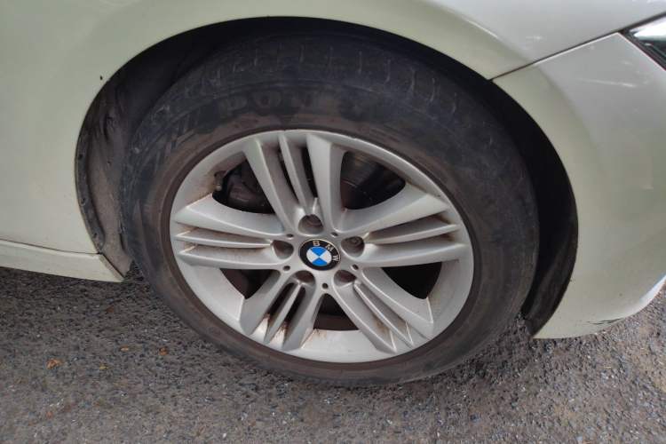 Used BMW 3 Series 2017 320Li xDrive Fashion Model Right Front Wheel Hub