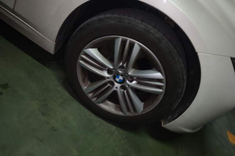 Used BMW 3 Series 2017 320Li xDrive Fashion Model Right Front Wheel Hub