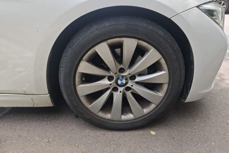 Used BMW 3 Series 2017 318Li Fashion Model Right Front Wheel Hub