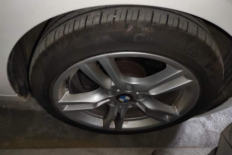 Used BMW 3 Series 2017 320i M Sport Right Front Wheel Hub