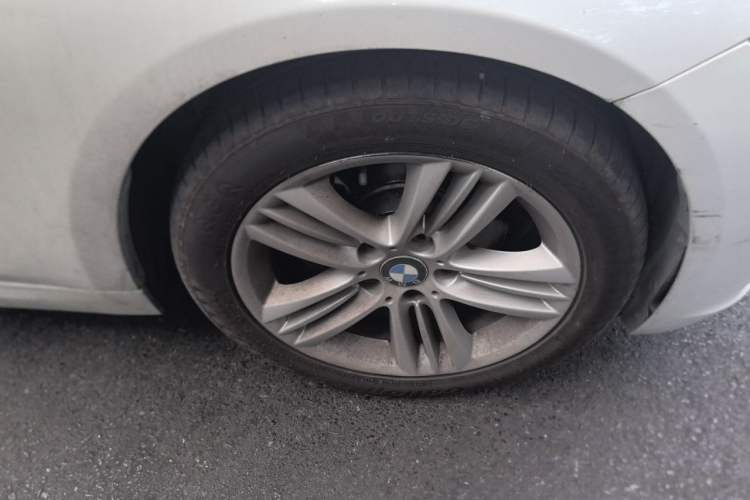 Used BMW 3 Series 2017 320Li Fashion Model Right Front Wheel Hub