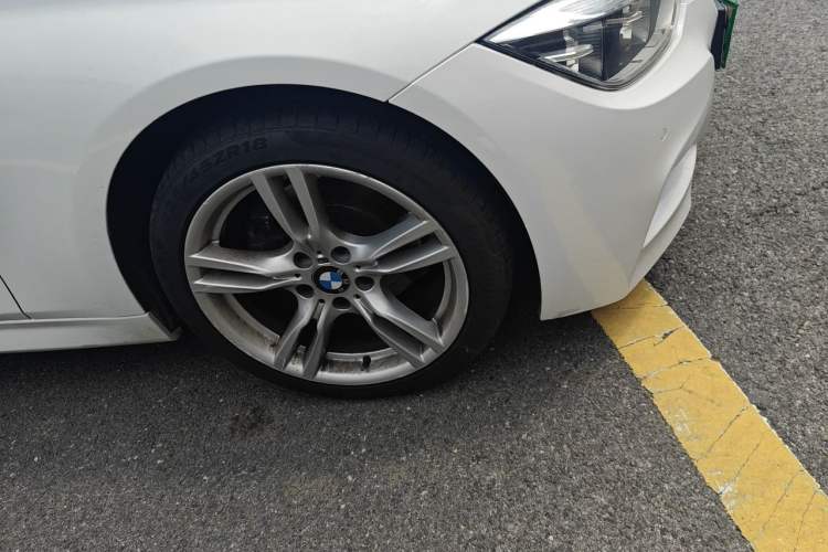 Used BMW 3 Series 2017 320i M Sport Right Front Wheel Hub