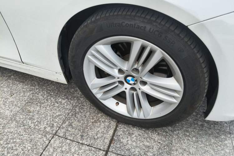 Used BMW 3 Series 2017 320Li Fashion Model Right Front Wheel Hub