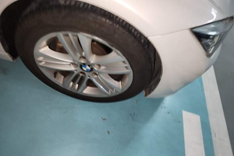Used BMW 3 Series 2017 320Li Fashion Model Right Front Wheel Hub