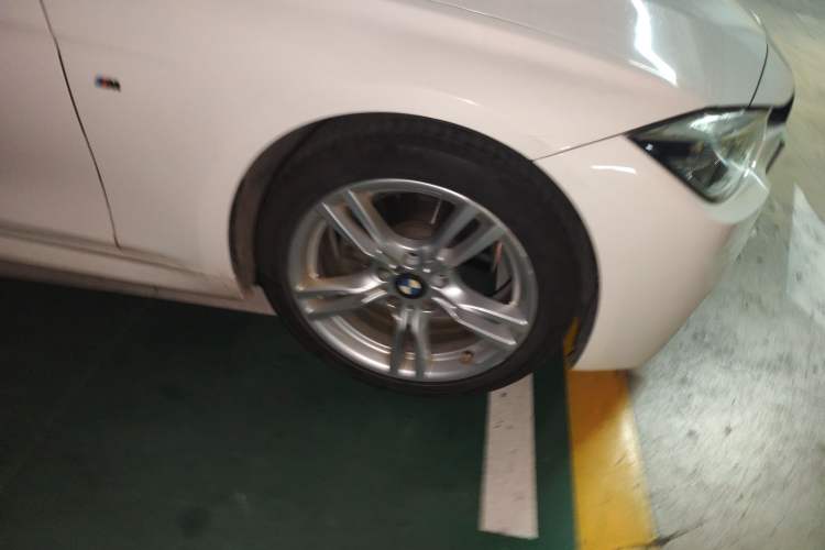 Used BMW 3 Series 2017 320Li M Sport Edition Right Front Wheel Hub