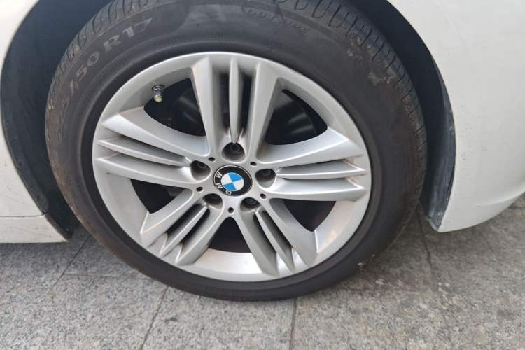 Used BMW 3 Series 2017 320Li Fashion Model Right Front Wheel Hub
