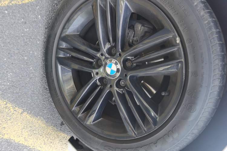 Used BMW 3 Series 2017 320Li Fashion Model Right Front Wheel Hub