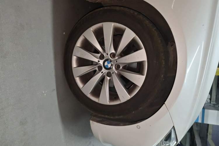 Used BMW 3 Series 2017 318Li Fashion Model Right Front Wheel Hub