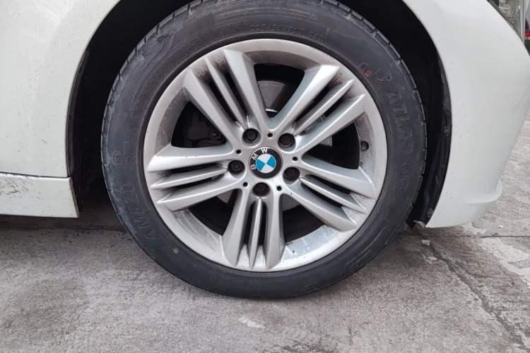Used BMW 3 Series 2017 320Li Fashion Model Right Front Wheel Hub