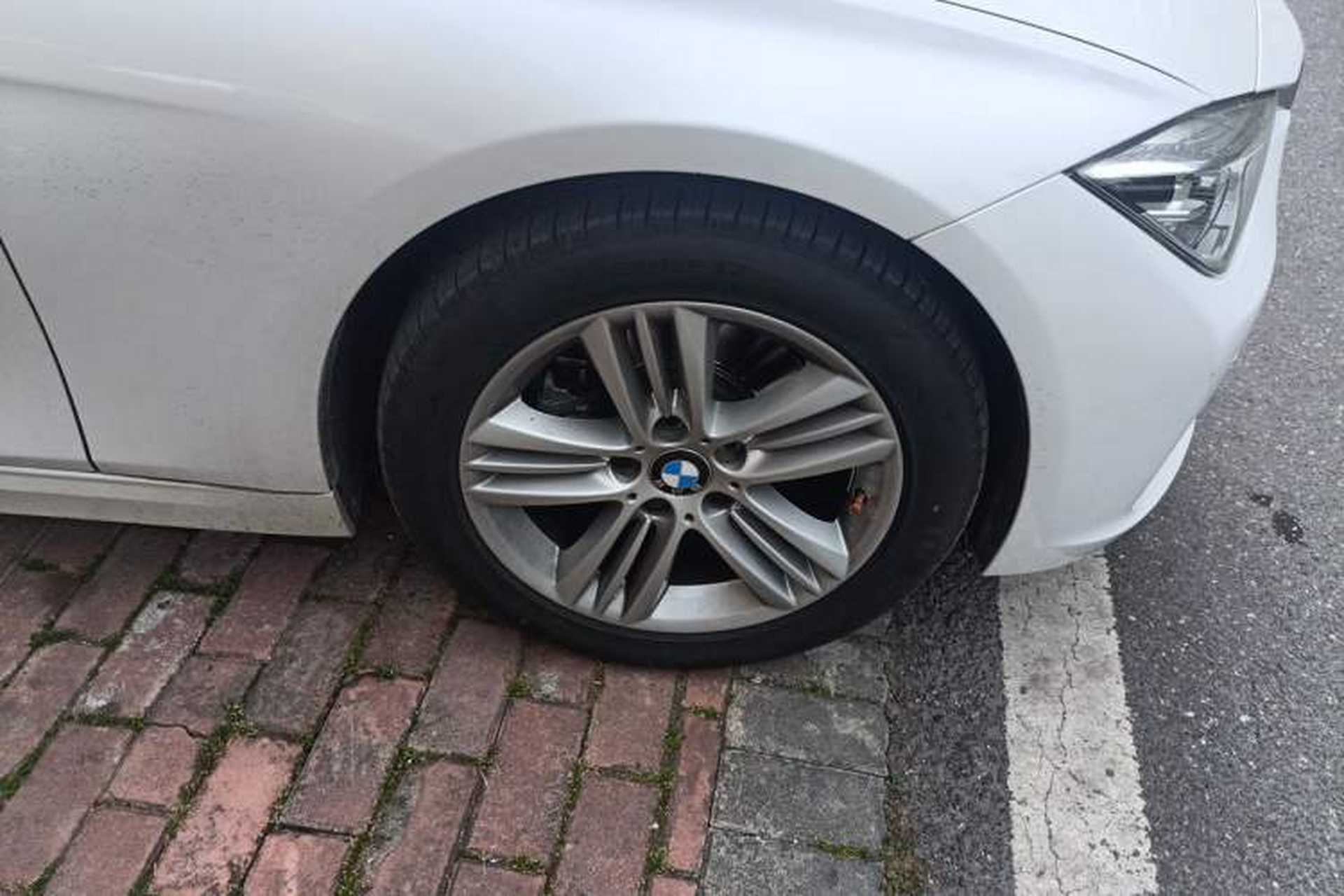 Used BMW 3 Series 2017 320Li Fashion Model Right Front Wheel Hub