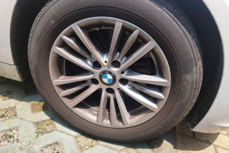Used BMW 3 Series 2017 320Li Fashion Model Right Front Wheel Hub