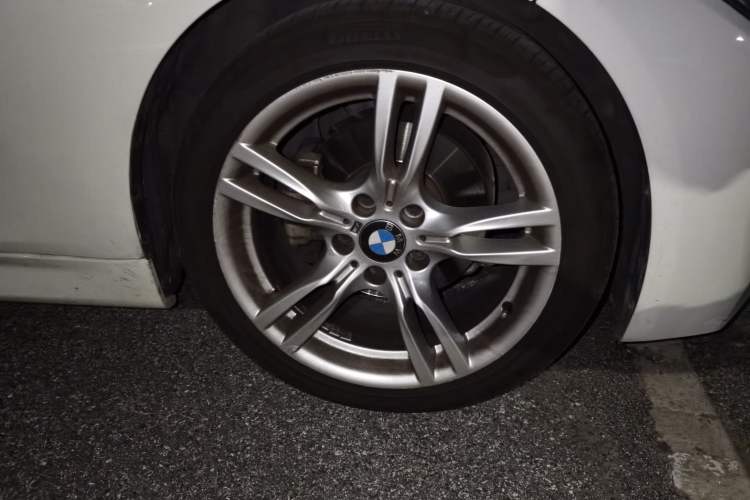 Used BMW 3 Series 2017 320i M Sport Right Front Wheel Hub