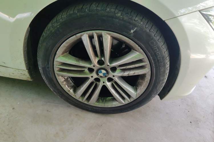 Used BMW 3 Series 2017 320Li Fashion Model Right Front Wheel Hub