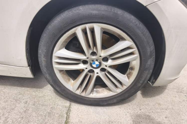 Used BMW 3 Series 2017 320Li Fashion Model Right Front Wheel Hub