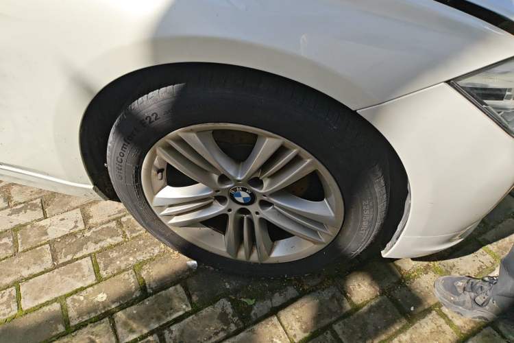 Used BMW 3 Series 2017 320Li Fashion Model Right Front Wheel Hub