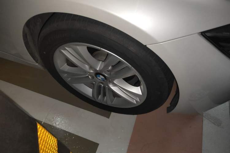 Used BMW 3 Series 2017 320Li Fashion Model Right Front Wheel Hub