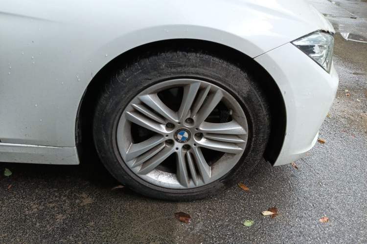 Used BMW 3 Series 2017 320Li Fashion Model Right Front Wheel Hub