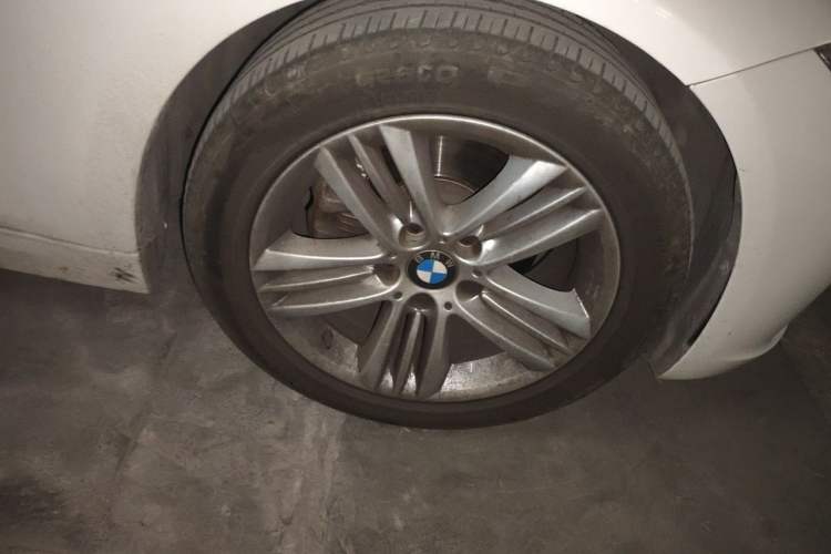 Used BMW 3 Series 2017 320Li Fashion Model Right Front Wheel Hub