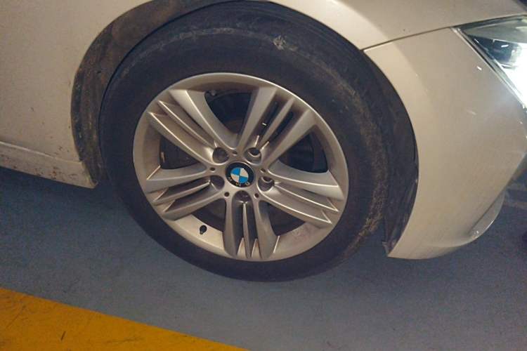 Used BMW 3 Series 2017 320Li Fashion Model Right Front Wheel Hub