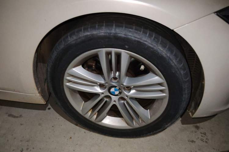 Used BMW 3 Series 2017 318i Fashion Model Right Front Wheel Hub