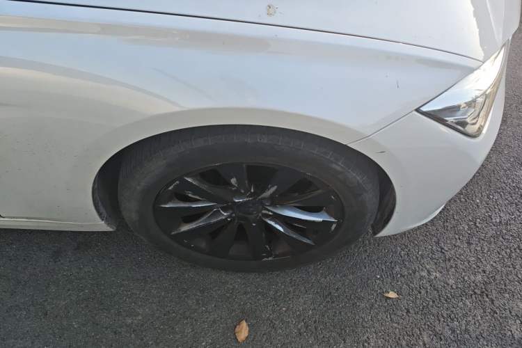 Used BMW 3 Series 2017 318Li Fashion Model Right Front Wheel Hub