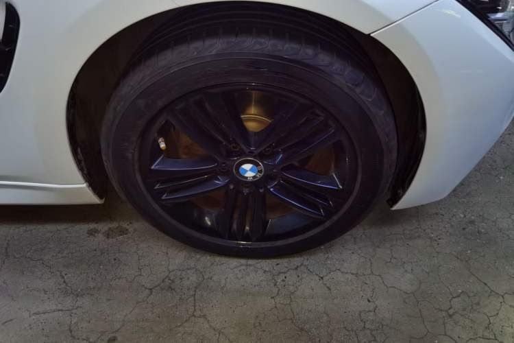Used BMW 3 Series 2017 320Li Fashion Model Right Front Wheel Hub