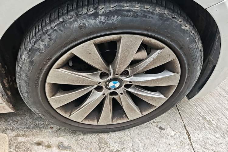 Used BMW 3 Series 2017 318Li Fashion Model Right Front Wheel Hub