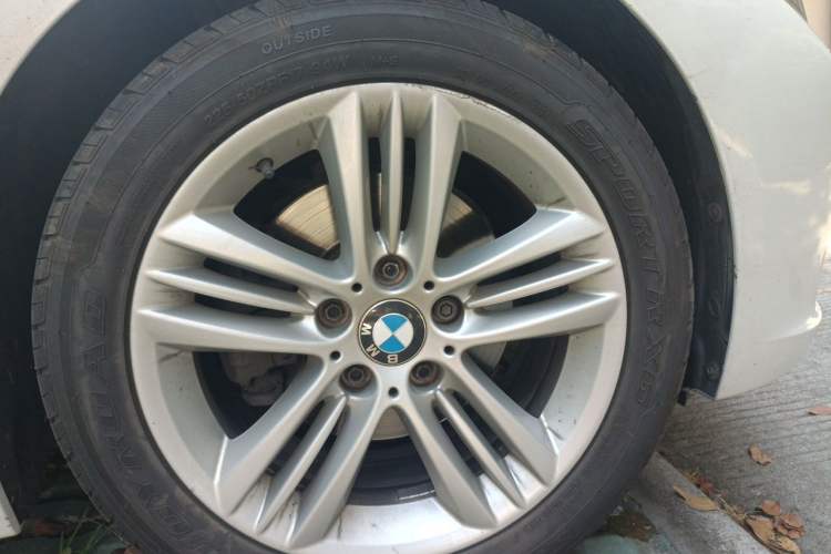 Used BMW 3 Series 2017 320Li Fashion Model Right Front Wheel Hub