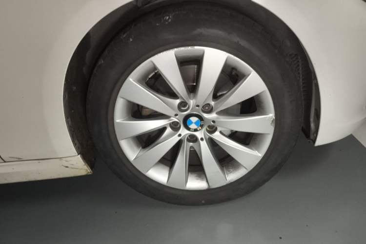 Used BMW 3 Series 2017 318Li Fashion Model Right Front Wheel Hub