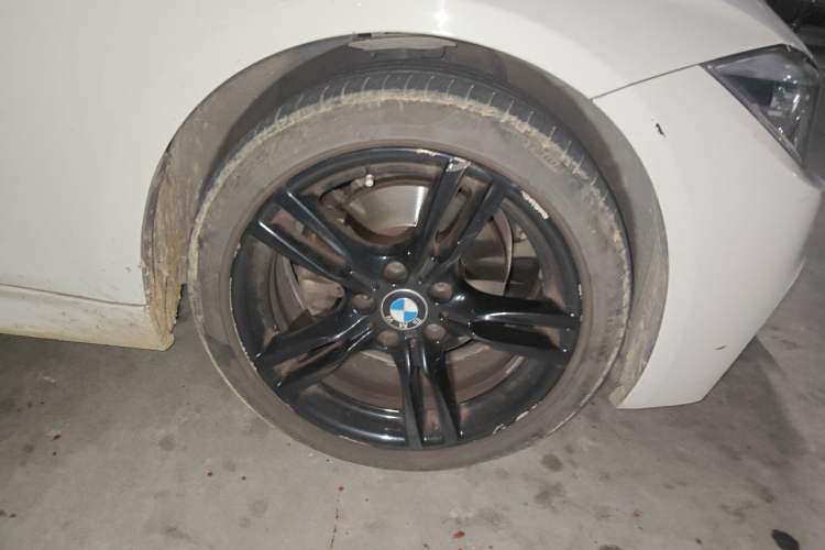 Used BMW 3 Series 2017 320Li M Sport Edition Right Front Wheel Hub