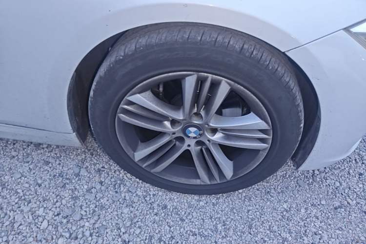 Used BMW 3 Series 2017 320Li Fashion Model Right Front Wheel Hub