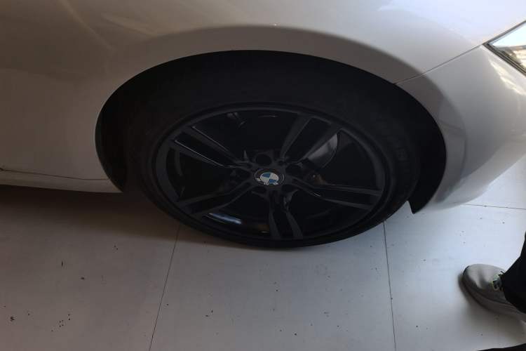 Used BMW 3 Series 2017 320Li Fashion Model Right Front Wheel Hub