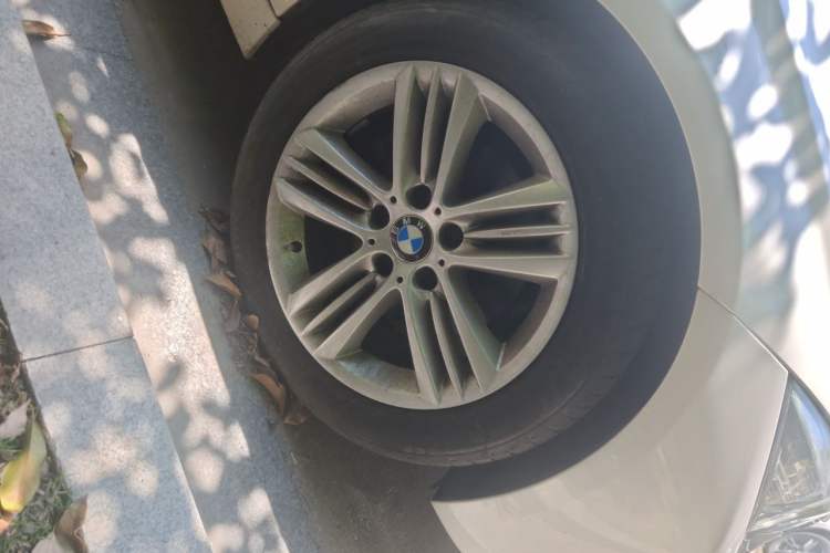 Used BMW 3 Series 2017 320Li Fashion Model Right Front Wheel Hub